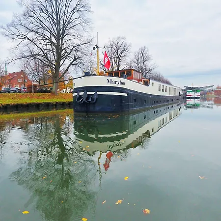 Ms Marylou Båthotell Lübeck