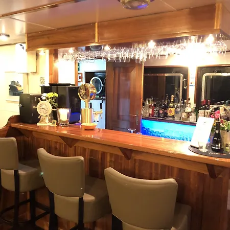 Ms Marylou Båthotell 3*